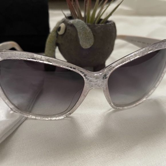 Vintage Dolce&Gabbana Sunglasses w/ Bag and Case main image 4